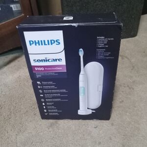 Phillips Sonicare 5100 protective clean